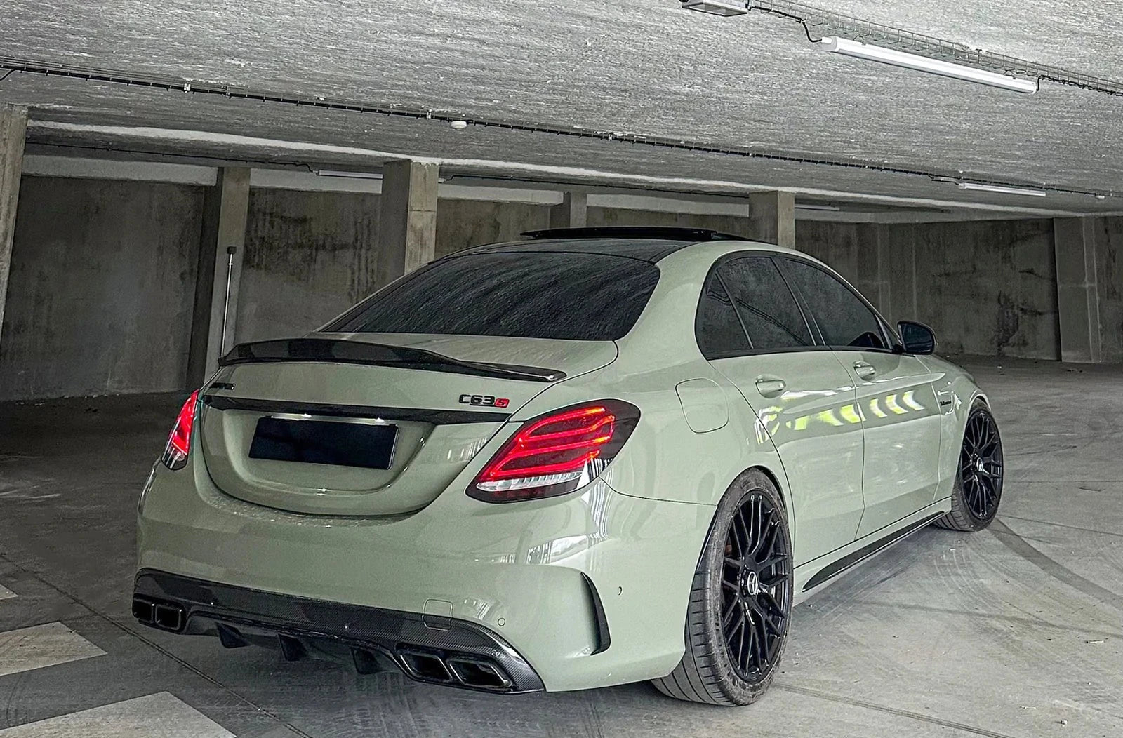 Mercedes Benz AMG C43 C63 - V2 Rear Trunk Spoiler - Carbon Fiber / Gloss Black