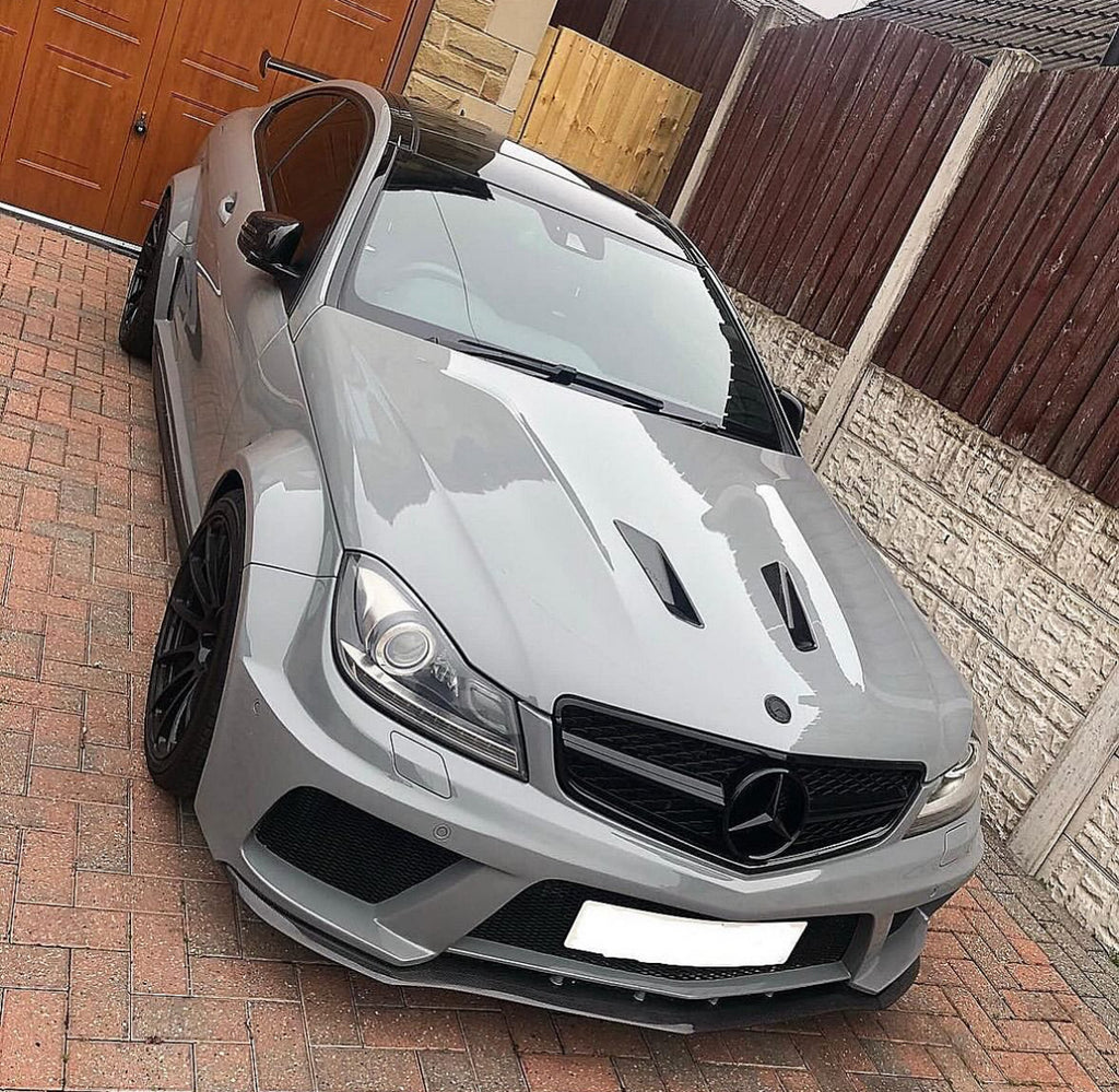Mercedes Benz AMG C63 W204 2012-2014 - V2 Vented Carbon Fiber Hood